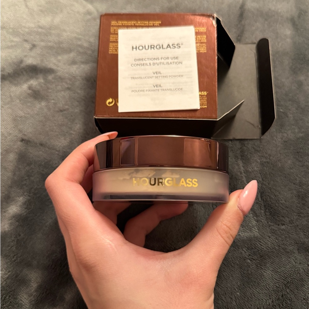 Hourglass Veil Translucent Powder